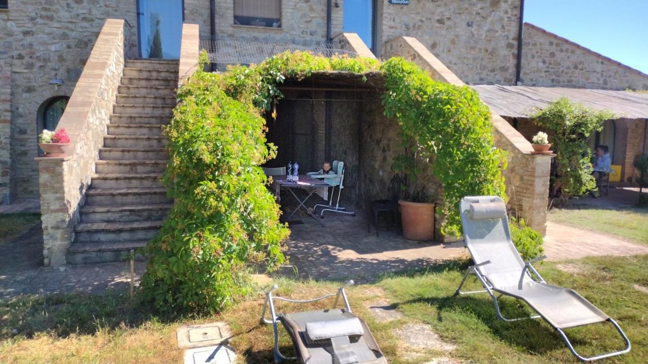 Casale Refoli Guest House Casole dʼElsa Exterior foto